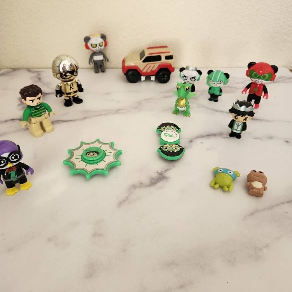 Ryan World toys bundle figurines accessories fidget spinner